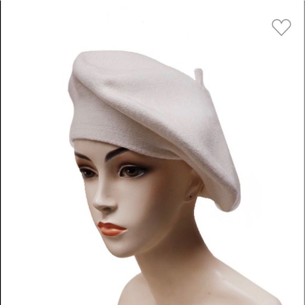 Cream Solid colored knit acrylic berets‎